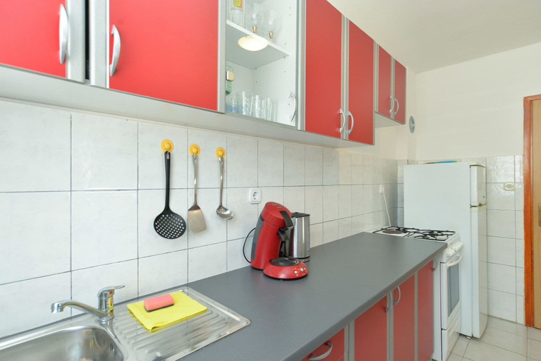 Others 4, Apartment 1613, Labin