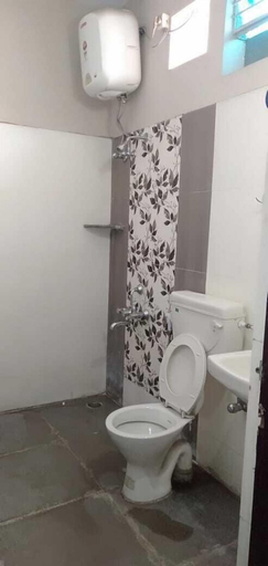 Bathroom, i-ROOMZ Hoysala Residency, Bellary