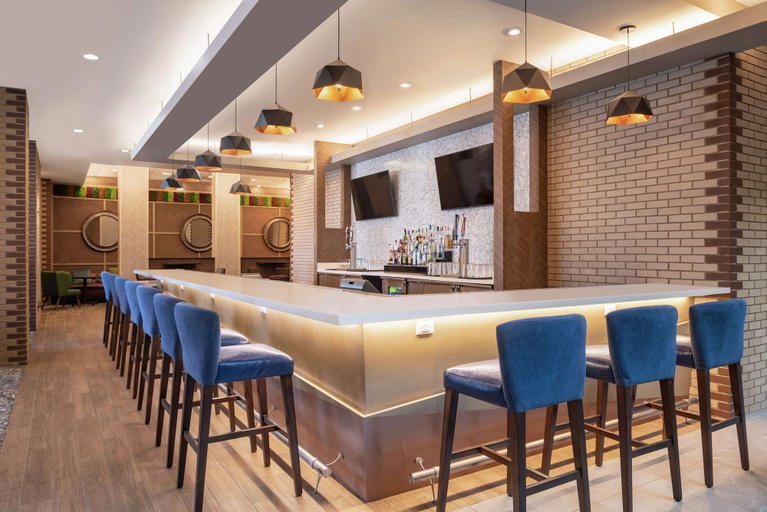 Food & Drinks 5, Embassy Suites by Hilton Cleveland Rockside, Cuyahoga