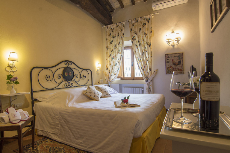 Bedroom 4, Belvedere di San Leonino, Siena