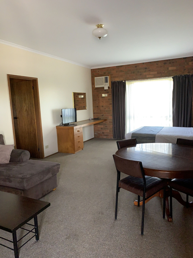 Bedroom 3, Federation Motel Resort, Corowa