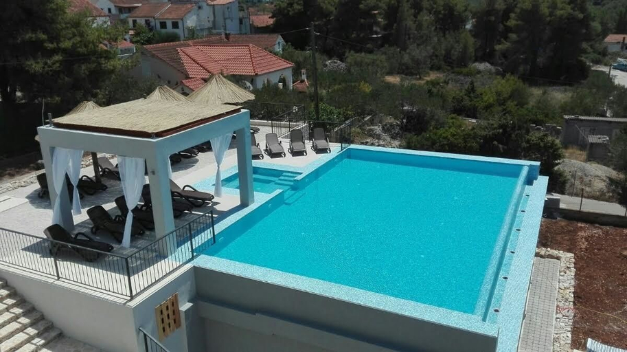 Sport & Beauty 3, Villa Toma - Private Estate, Milna