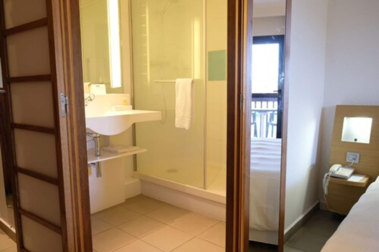 Bathroom 5, Grand Hotel Montabo, Rémire-Montjoly