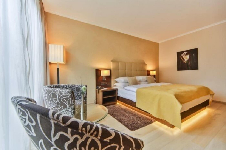 Bedroom 4, Hotel Sacher Baden, Baden