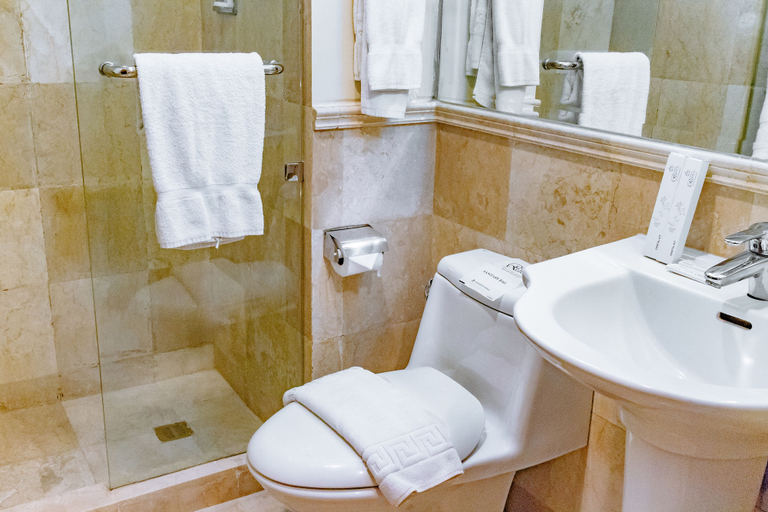 Bathroom 4, Crown Regency Courtyard Resort, Malay
