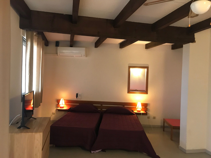 Bedroom 4, Le California Motel, Corse-du-Sud