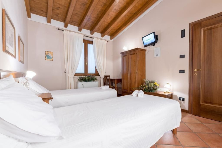 Bedroom 2, Le Rondini, Brescia