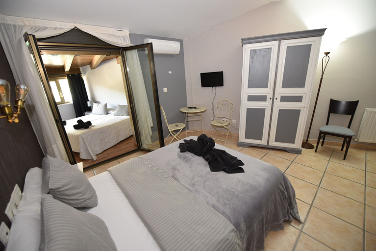 Bedroom 3, El Castillo, Navarra