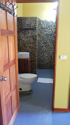 Bathroom 4, Mi Vida Lodge, Aguirre