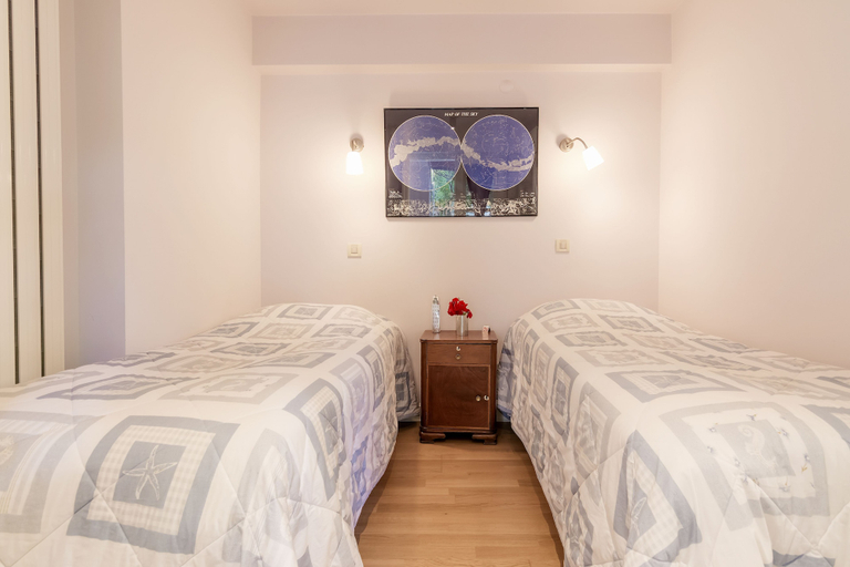 Bedroom 2, Sakin Ev, Çeşme