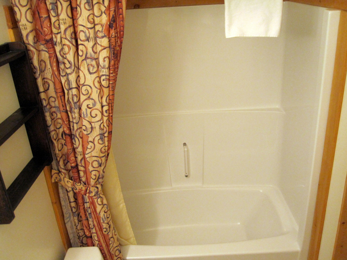 Bathroom 3, Cornerstone Lodge, East Kootenay