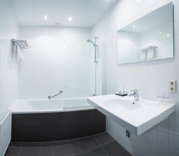 Bathroom 4, Hotel Rastelli Tervuren, Vlaams Brabant