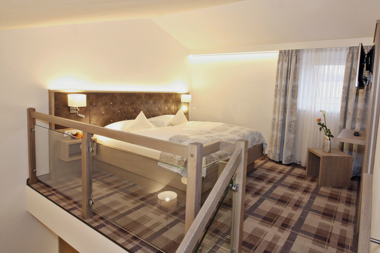 Bedroom 3, Hotel Chrysantihof, Rottal-Inn