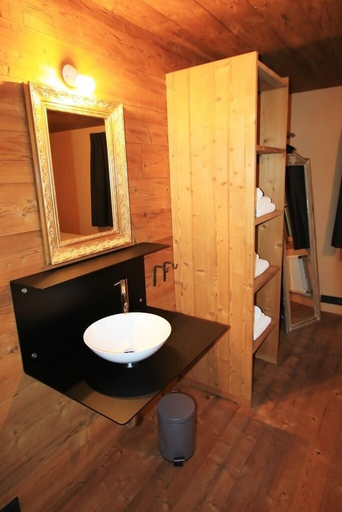 Bathroom 3, Alpen Select Lodge for 16-24 People, Bregenz