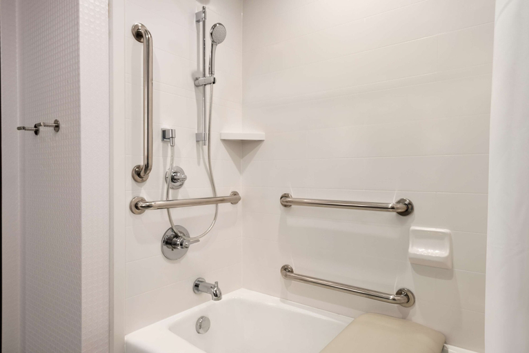 Bathroom 4, Hampton Inn & Suites Norman Conference Center Area, Cleveland