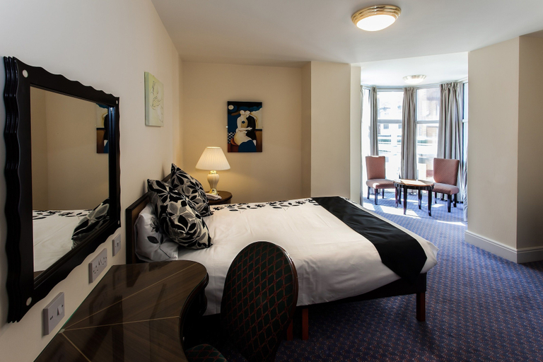 Bedroom 3, Scarisbrick Hotel, Sefton