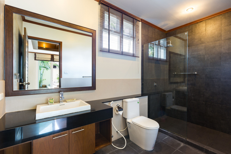 Bathroom 4, Thai Balinese 3BR Pool Villa Alex Rawai, Pulau Phuket