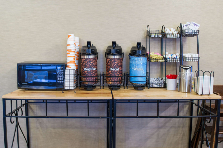 Food & Drinks 5, Comfort Inn Naugatuck-Shelton, CT, New Haven