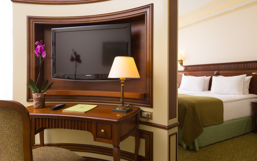 Bedroom 3, Garden Ring Hotel, Central