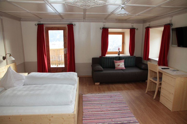 Bedroom 2, Pension Aichner, Bolzano