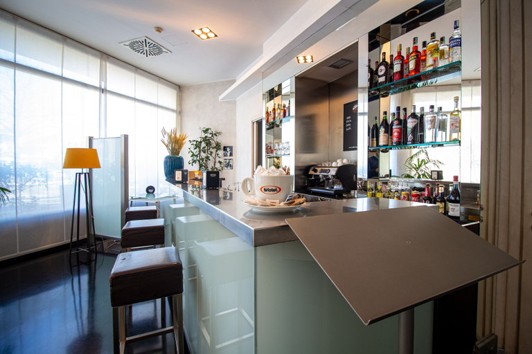 Food & Drinks 5, LVG Hotel Collection - Cavour, Novara