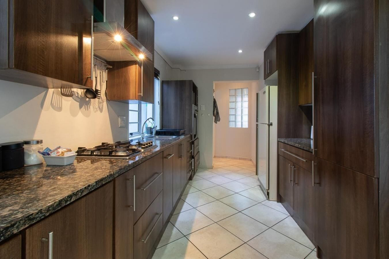 Others 5, Dockside Guest House, Cacadu