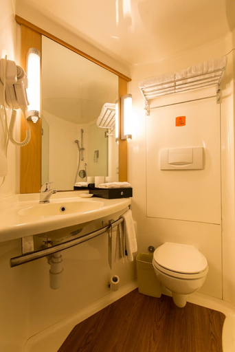 Bathroom 3, ibis Dongguan Dongcheng, Dongguan