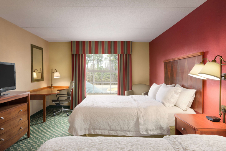 Bedroom 4, Hampton Inn & Suites Williamsburg-Central, York