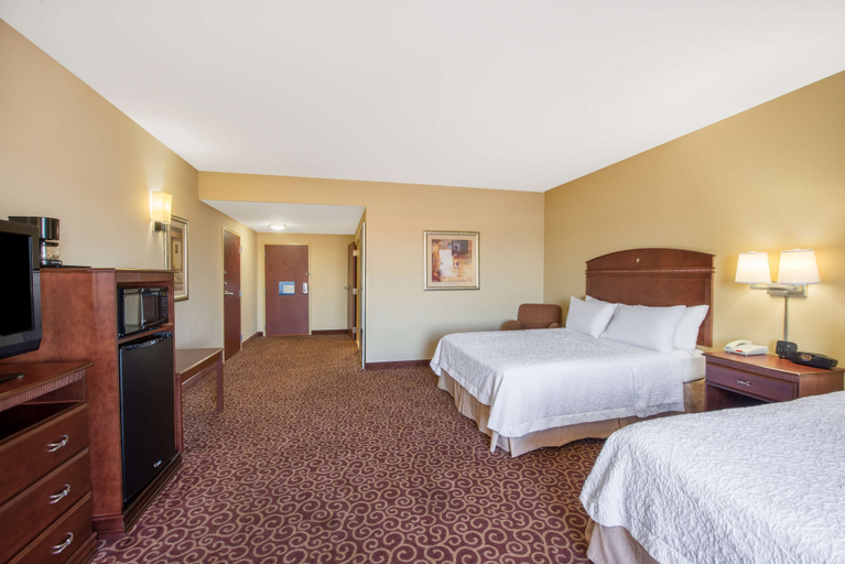 Bedroom 3, Hampton Inn & Suites Oklahoma City - South, Oklahoma