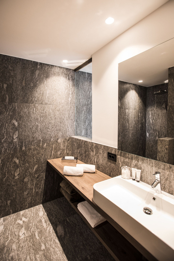 Bathroom 5, Hotel Bad Fallenbach, Bolzano