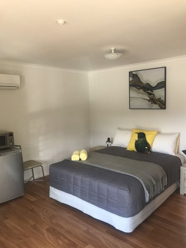Bedroom 2, Terraced Chalets, Tasman