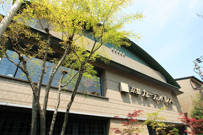 Exterior & Views 13