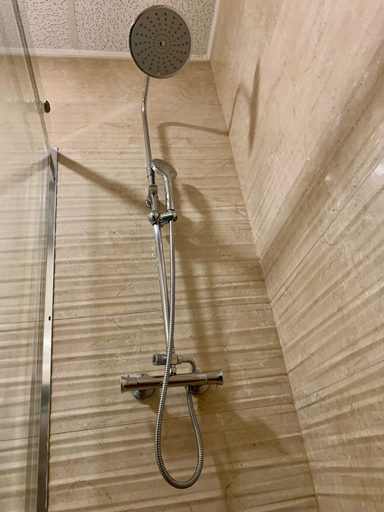 Bathroom 5, La Perla de Lujo - Hostel, Madrid
