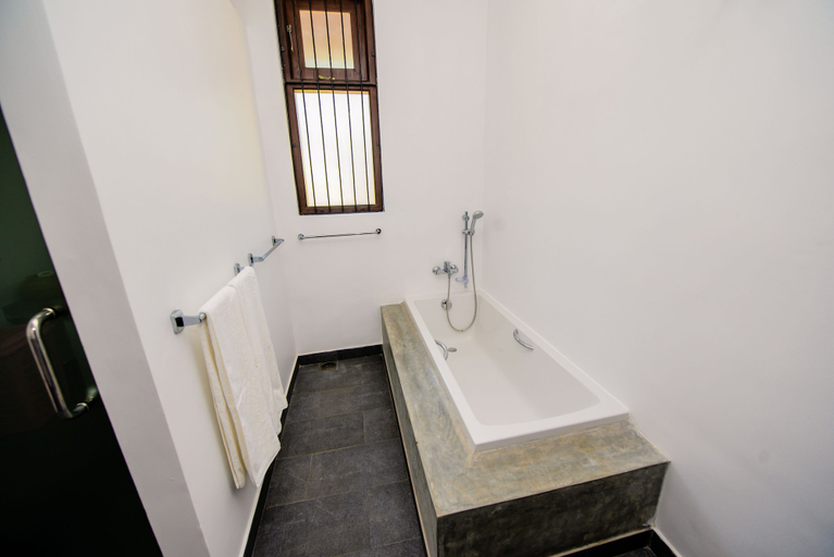 Bathroom 4, Ardeen Villa, Tangalle