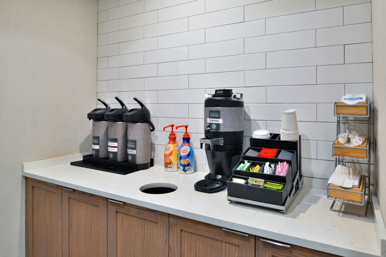 Food & Drinks 5, Fairfield Inn & Suites by Marriott Goshen Middletown, Orange