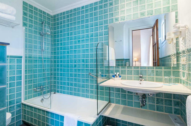 Bathroom 4, Hotel Sant Roc, Girona