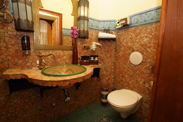 Bathroom 5, Hotel Villa Oriental & Restaurant by ANS, Frankfurt am Main
