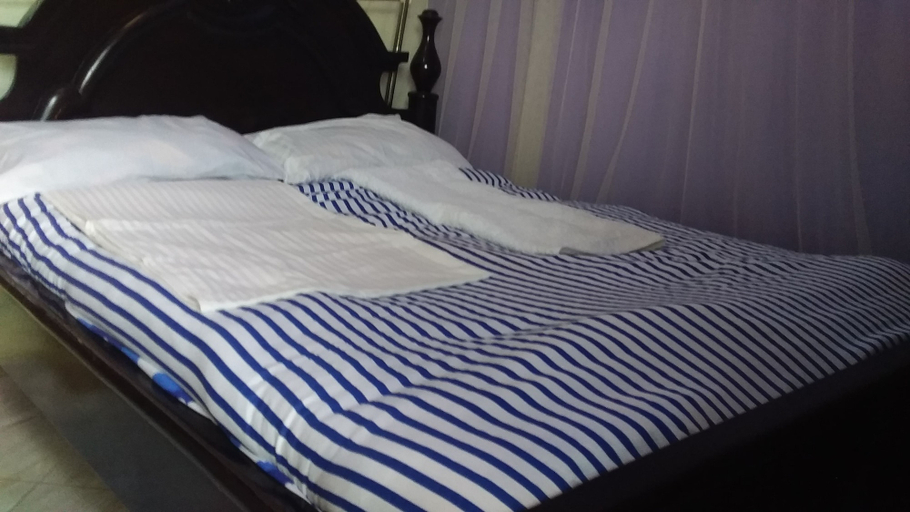 Bedroom 2, Ryan Green and Gardens Hotel, Sheema