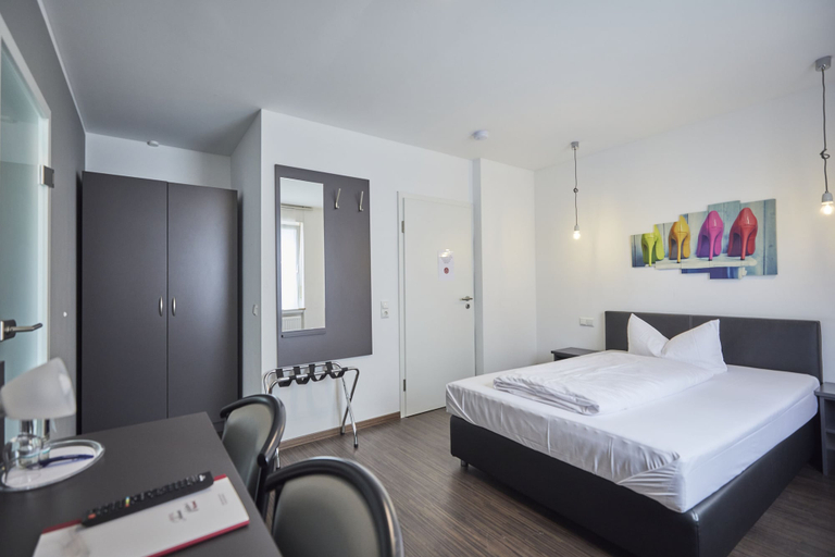 Bedroom 2, Hotel Schlemmer Victors Restaurant, Westerwaldkreis