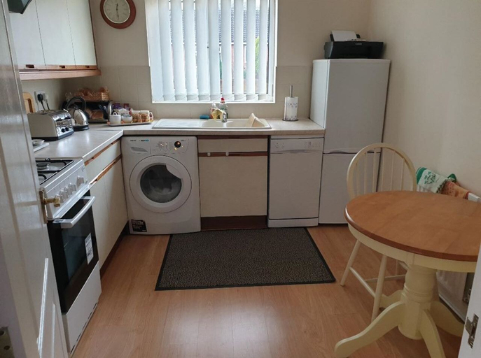 Others 4, 42 Beaumont Rise Rental - Worksop, Nottinghamshire