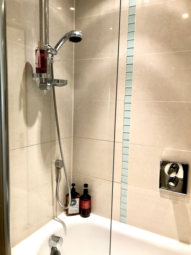 Bathroom 5, Georgiana's Guesthouse, London