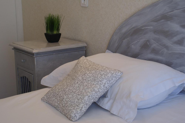 Bedroom 3, Hôtel Le Petit Manoir Provence, Gard