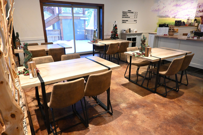 Food & Drinks 4, Tree To Me Inn, Okanagan-Similkameen