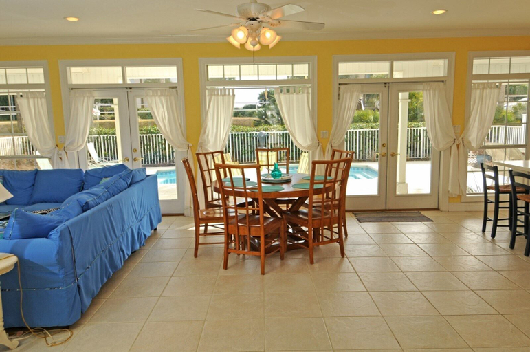 Food & Drinks, Crystal Beachin' - 1942431, Okaloosa