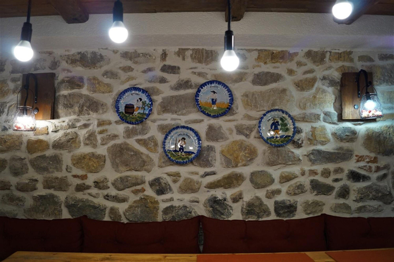 Food & Drinks 4, Vila Trebicka, Korçës