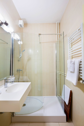 Bathroom 5, ibis Styles Dunarea Galati, Galati