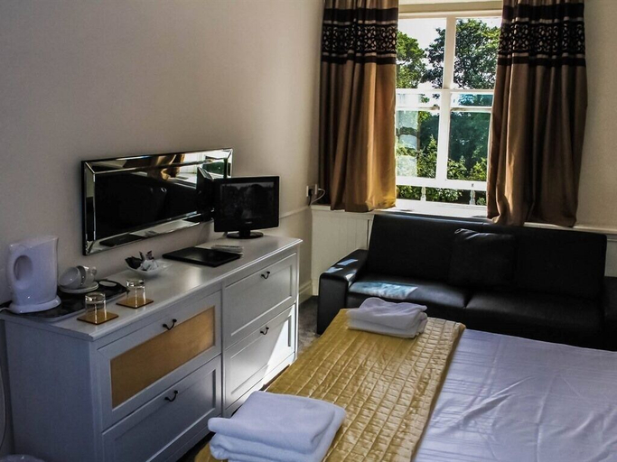 Bedroom 2, The Manor House Hotel Ferryhill, Durham