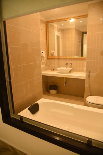 Bathroom 5, Hotel Heritage inn, Varanasi