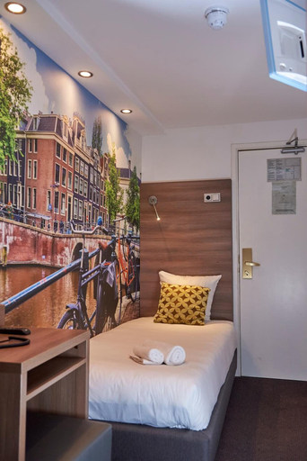 Bedroom 3, Townhouse Hotel, Amsterdam