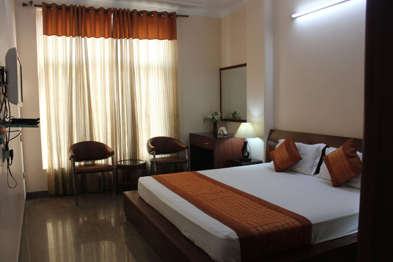 Bedroom 1, Hotel Gokul Residency, Delhi